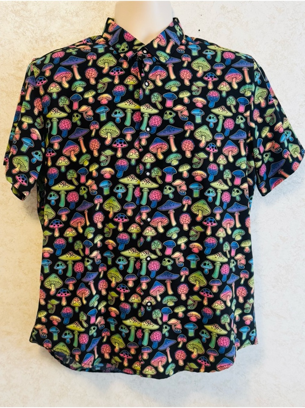 Blue Gear Men’s Mushroom Design Slim Fit Button Up Black Shirt Size Large